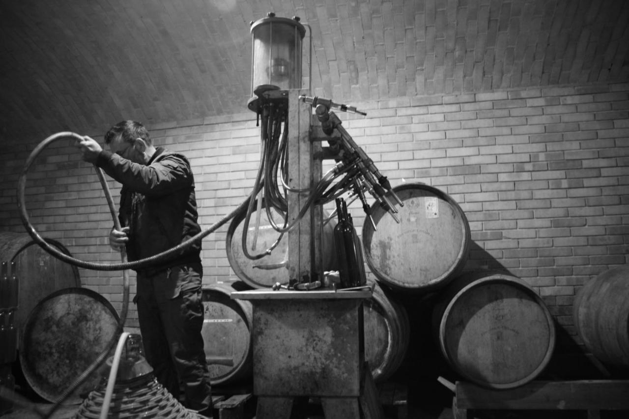 Oasi Di Mastarone - Il Vino E Le Rose Villa Momperone Luaran gambar