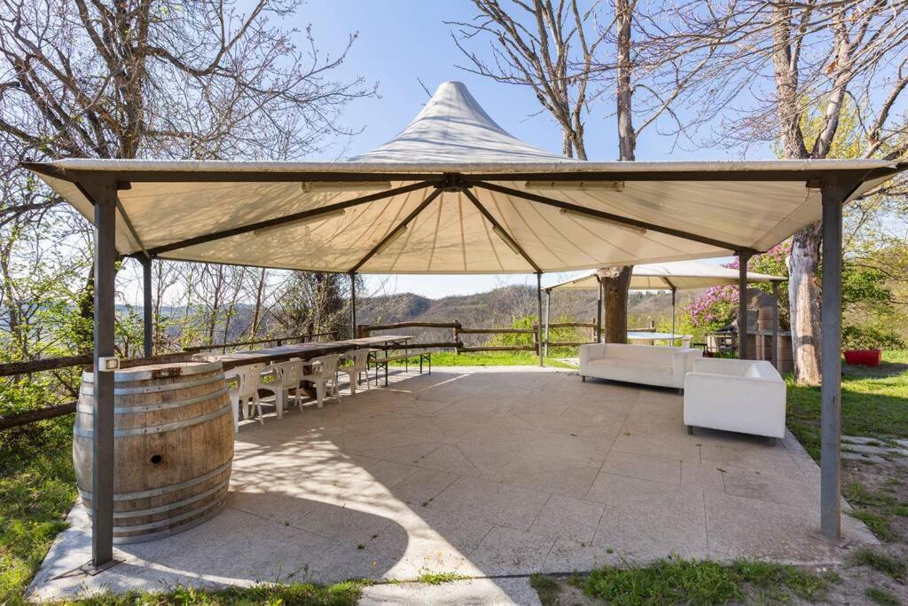 Oasi Di Mastarone - Il Vino E Le Rose Villa Momperone Luaran gambar