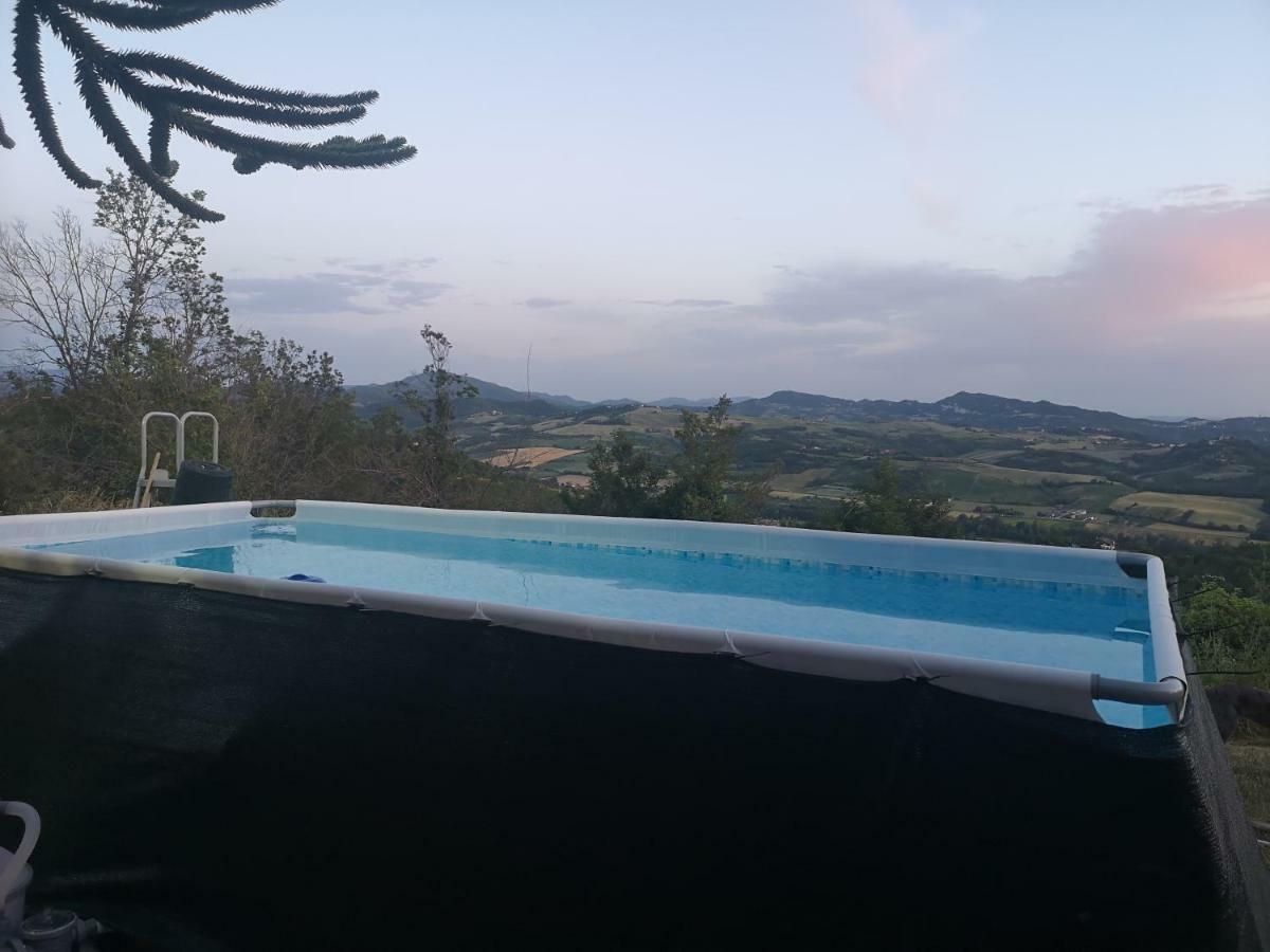 Oasi Di Mastarone - Il Vino E Le Rose Villa Momperone Luaran gambar