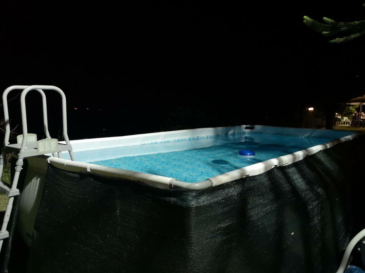 Oasi Di Mastarone - Il Vino E Le Rose Villa Momperone Luaran gambar